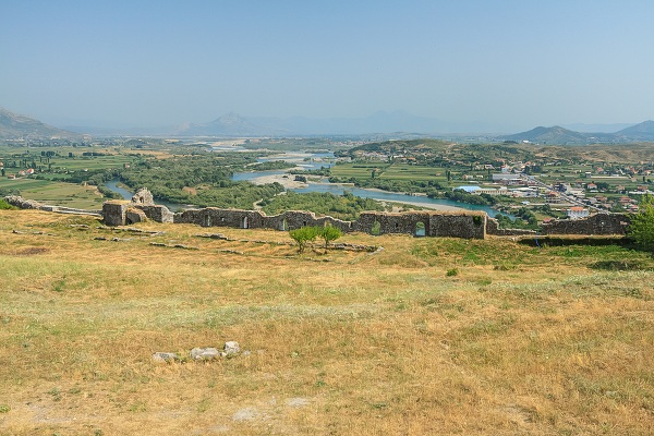 Widoki z zamku Rozafa w Albanii.